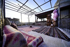 Glory Art Stone House