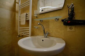 Glory Art Stone House