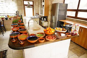 Glory Art Stone House