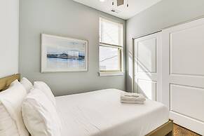 Walk to Blue Line: Sleek Apartment in Bucktown!