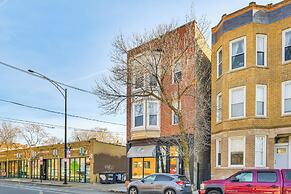 Walk to Blue Line: Sleek Apartment in Bucktown!