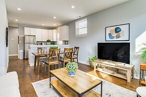 Walk to Blue Line: Sleek Apartment in Bucktown!
