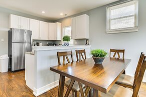 Walk to Blue Line: Sleek Apartment in Bucktown!