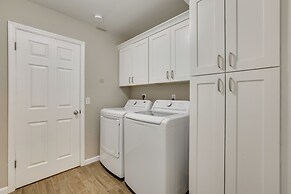 Centrally Located Oasis 1 Mi to Shadow Mountain!