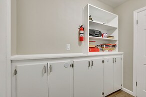 Centrally Located Oasis 1 Mi to Shadow Mountain!