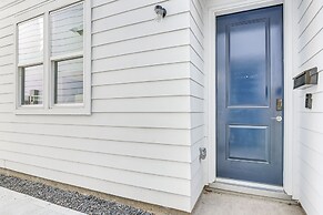 6 Mi to Hospitals: Nurse-friendly Houston Home!