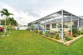 4 Mi to Public Beach: Cape Coral Paradise!