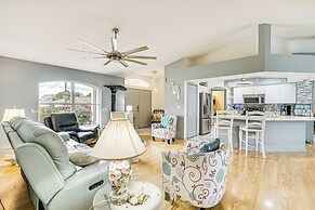 4 Mi to Public Beach: Cape Coral Paradise!