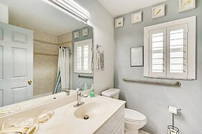 4 Mi to Public Beach: Cape Coral Paradise!