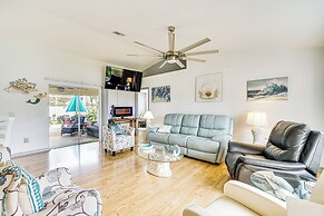 4 Mi to Public Beach: Cape Coral Paradise!