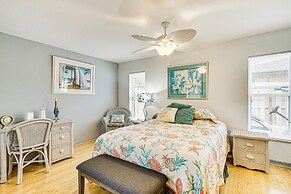 4 Mi to Public Beach: Cape Coral Paradise!