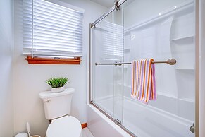 2 Mi to Stone Harbor Beach: Lovely Bayfront Home