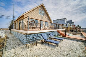 2 Mi to Stone Harbor Beach: Lovely Bayfront Home