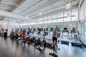 Spacious Sea Colony Condo w/ Pool Access!