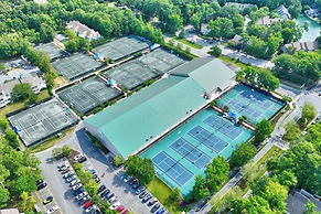 Spacious Sea Colony Condo w/ Pool Access!