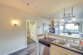 Walk to Lake Chelan: Mountain-view Condo w/ Grill!