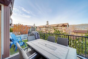 Walk to Lake Chelan: Mountain-view Condo w/ Grill!