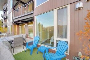 Walk to Lake Chelan: Mountain-view Condo w/ Grill!