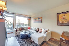 Walk to Lake Chelan: Mountain-view Condo w/ Grill!