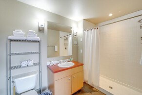 Walk to Lake Chelan: Mountain-view Condo w/ Grill!