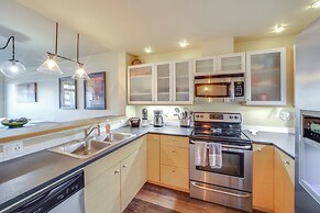 Walk to Lake Chelan: Mountain-view Condo w/ Grill!