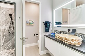 Walk or Bike to Shore: Pensacola Beach Retreat!