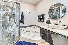 Walk or Bike to Shore: Pensacola Beach Retreat!