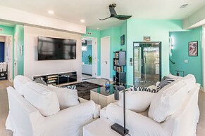 Walk or Bike to Shore: Pensacola Beach Retreat!