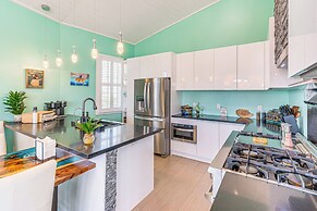 Walk or Bike to Shore: Pensacola Beach Retreat!