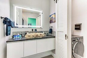 Walk or Bike to Shore: Pensacola Beach Retreat!