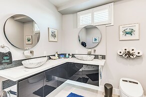 Walk or Bike to Shore: Pensacola Beach Retreat!