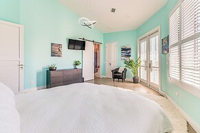 Walk or Bike to Shore: Pensacola Beach Retreat!