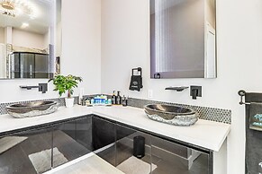 Walk or Bike to Shore: Pensacola Beach Retreat!