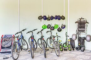 Walk or Bike to Shore: Pensacola Beach Retreat!