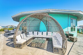 Walk or Bike to Shore: Pensacola Beach Retreat!