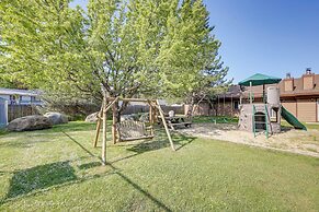 Walk to Payette Lake: Mccall Condo w/ Fireplace