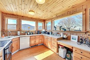 3 Mi to Catskill Scenic Trail: Stamford Cottage