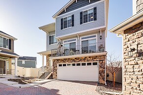 7 Mi to Denver Int'l Airport: Bright Home w/ Yard