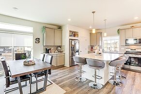 7 Mi to Denver Int'l Airport: Bright Home w/ Yard