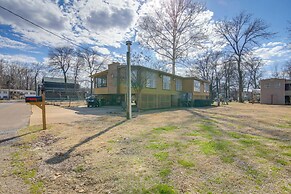 Cabin < Half-mi to Tunica Lake: Great for Anglers!