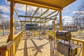 Cabin < Half-mi to Tunica Lake: Great for Anglers!