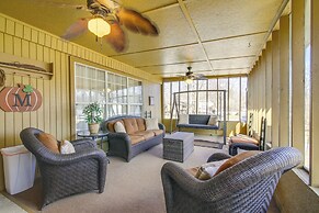 Cabin < Half-mi to Tunica Lake: Great for Anglers!