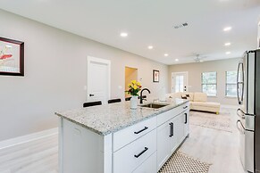 Pet-friendly Pensacola Home: Central Location