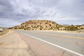 Dog-friendly Home w/ Fenced Yard in Los Cerrillos