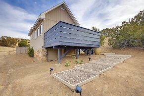 Dog-friendly Home w/ Fenced Yard in Los Cerrillos