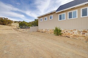 Dog-friendly Home w/ Fenced Yard in Los Cerrillos