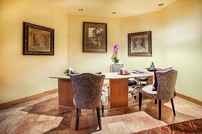 Villa 2082 2 Bed 2 Bath Full Kitchen 2 Bedroom Villa