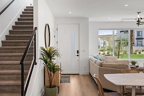 Sunstone 6 Bedroom Home