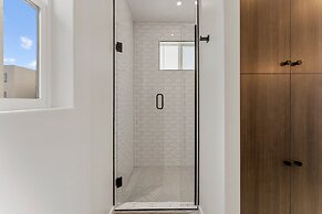 Sunstone 6 Bedroom Home