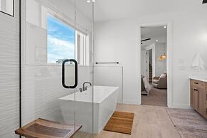 Sunstone 6 Bedroom Home